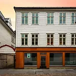 - 301 Apartament