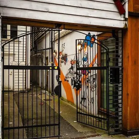 アパート - 301 *